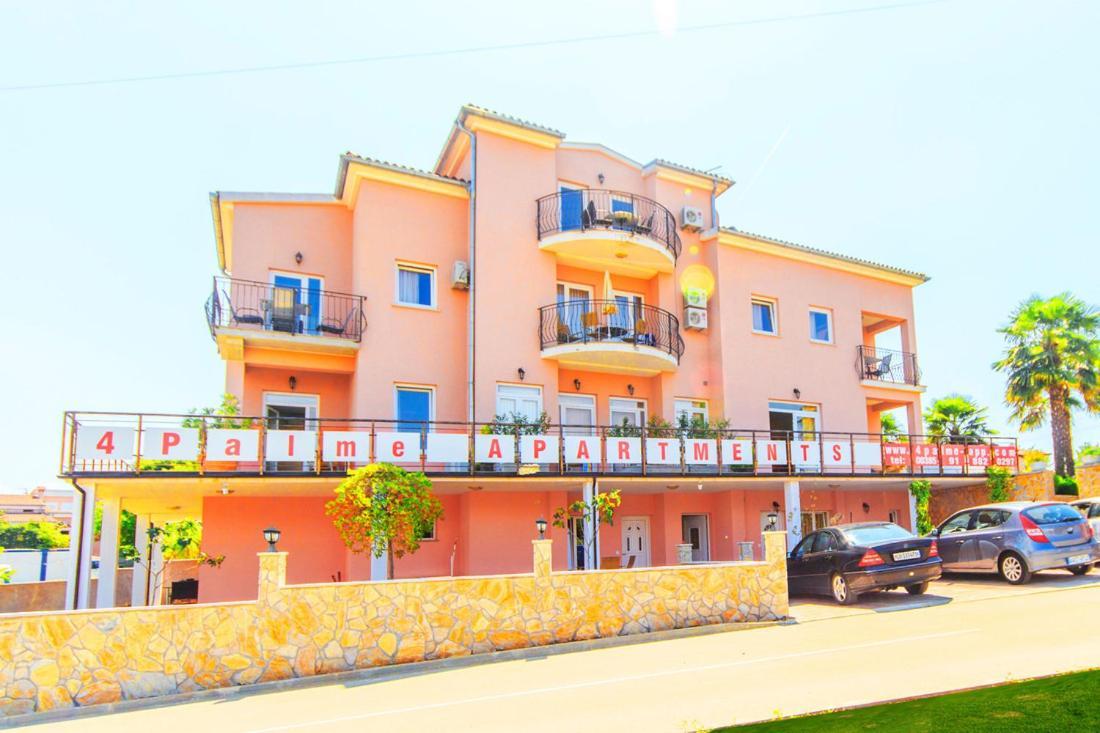4 Palme Apartments A Funtana Exterior photo